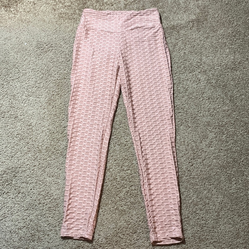 If It were me textured Leggings, Size **Lg on tag measures as Medium, see below